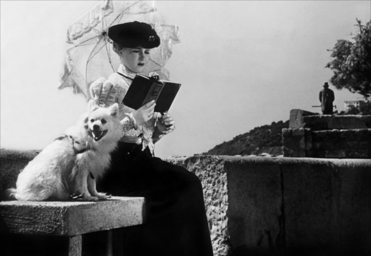 dame-au-petit-chien-02-g