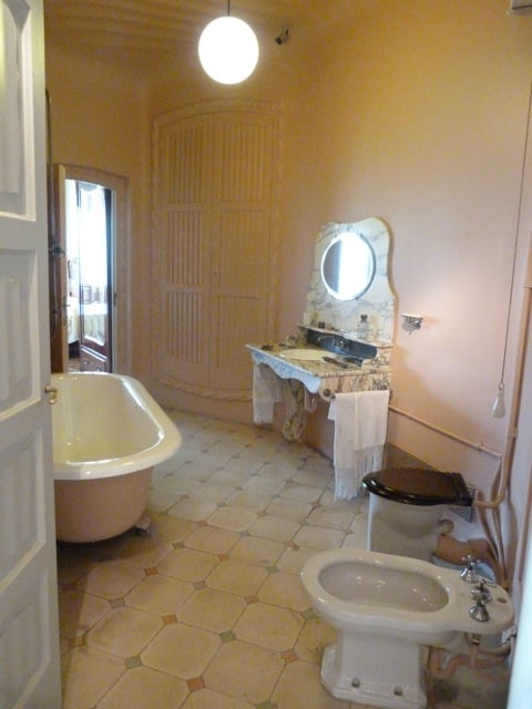 salle de bains Casa Milà - Barcelone