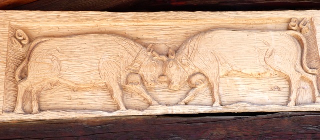 vaches-herens- bas-relief-chalet