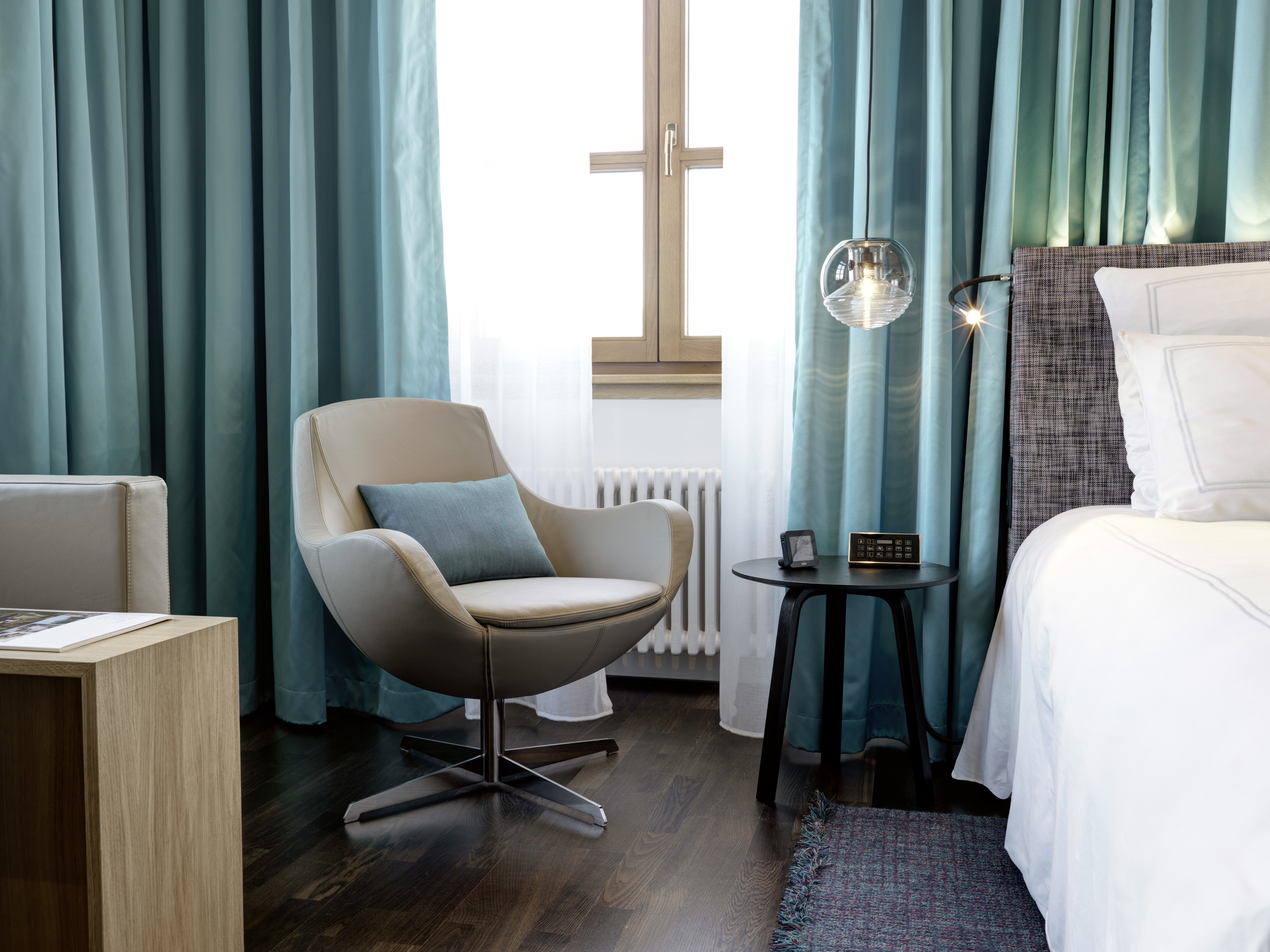 Junior Suite lakeside_Detail 1