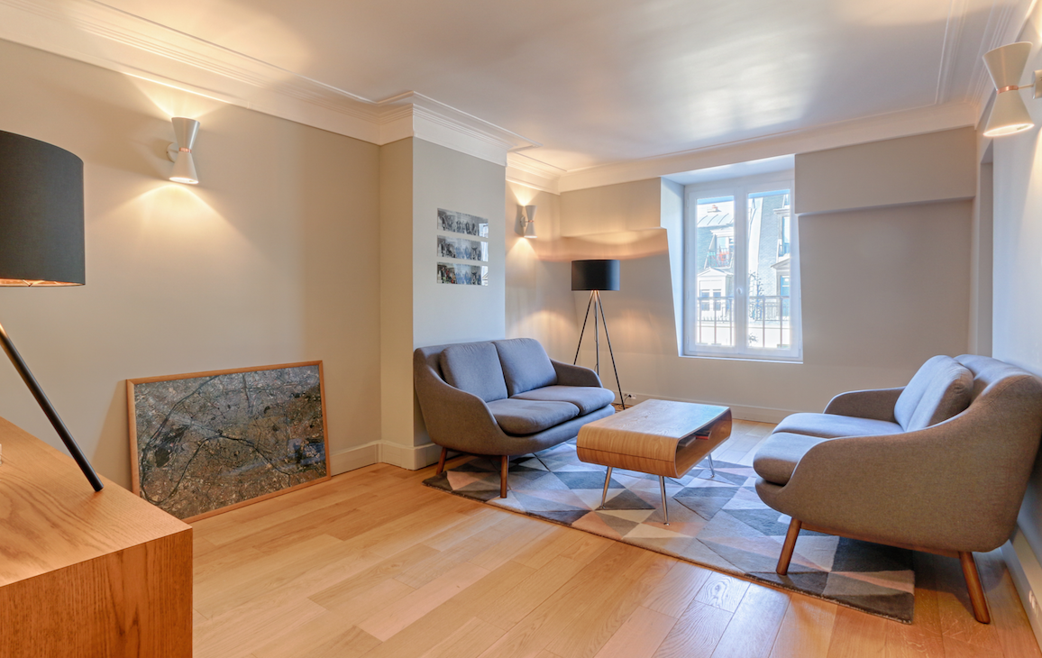 Dans les bureaux de Perle Rare