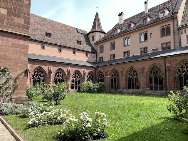 Basler Münster, le cloître. Crédit photo Chemin Lisant