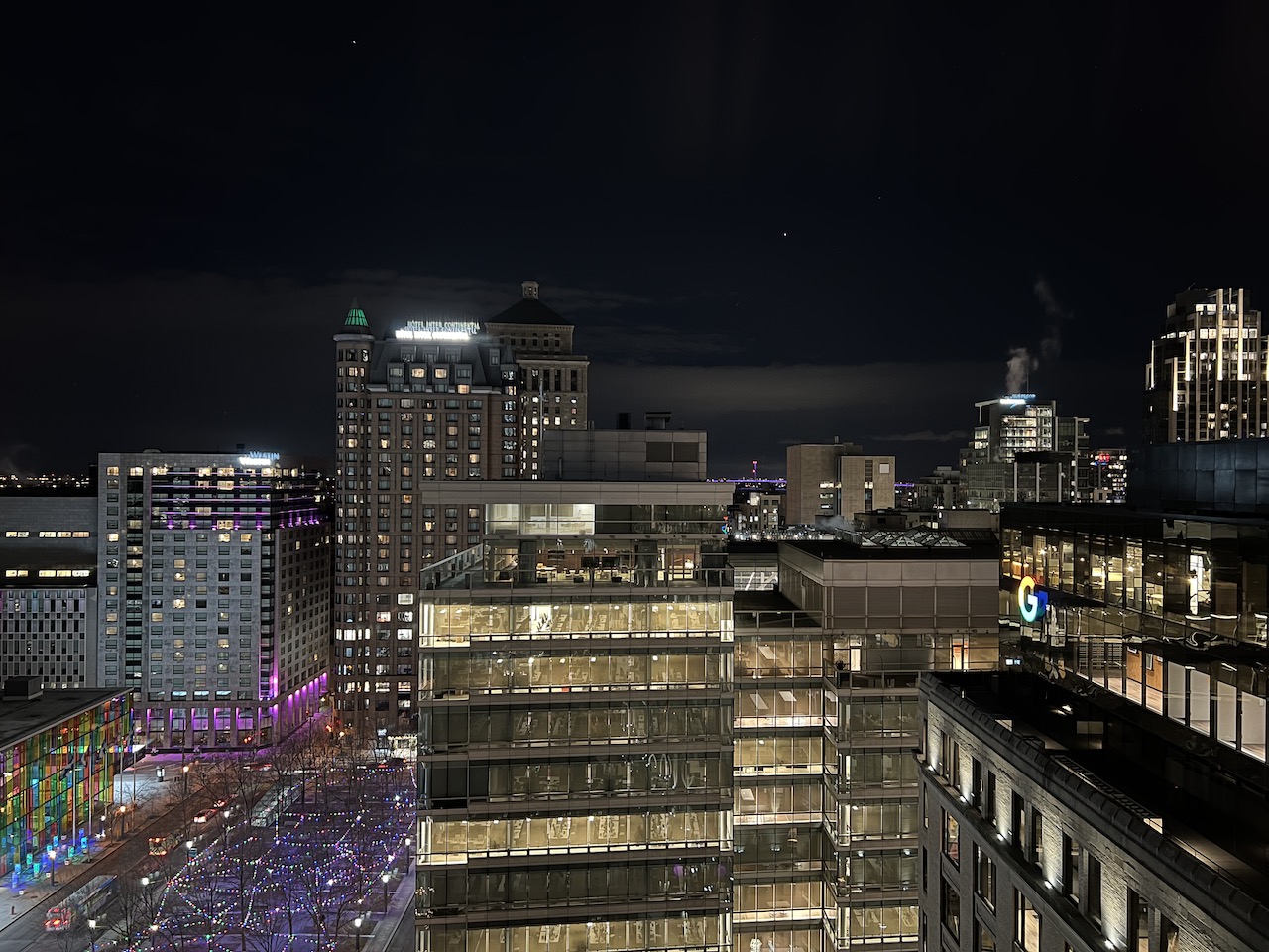 Hôtel Humaniti à Montréal (Crédit Chemin Lisant)