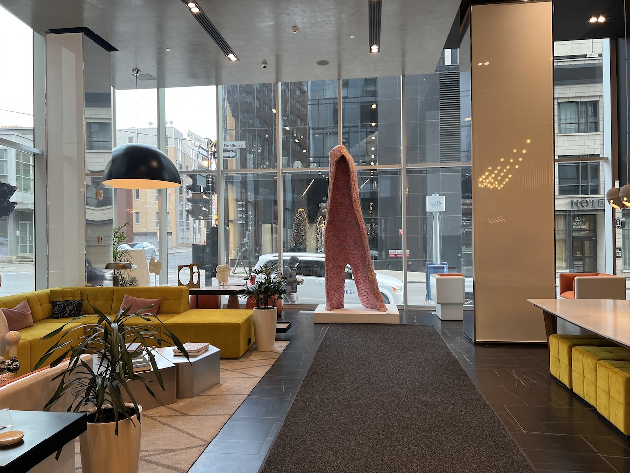 Hôtel Humaniti à Montréal (Crédit Chemin Lisant)